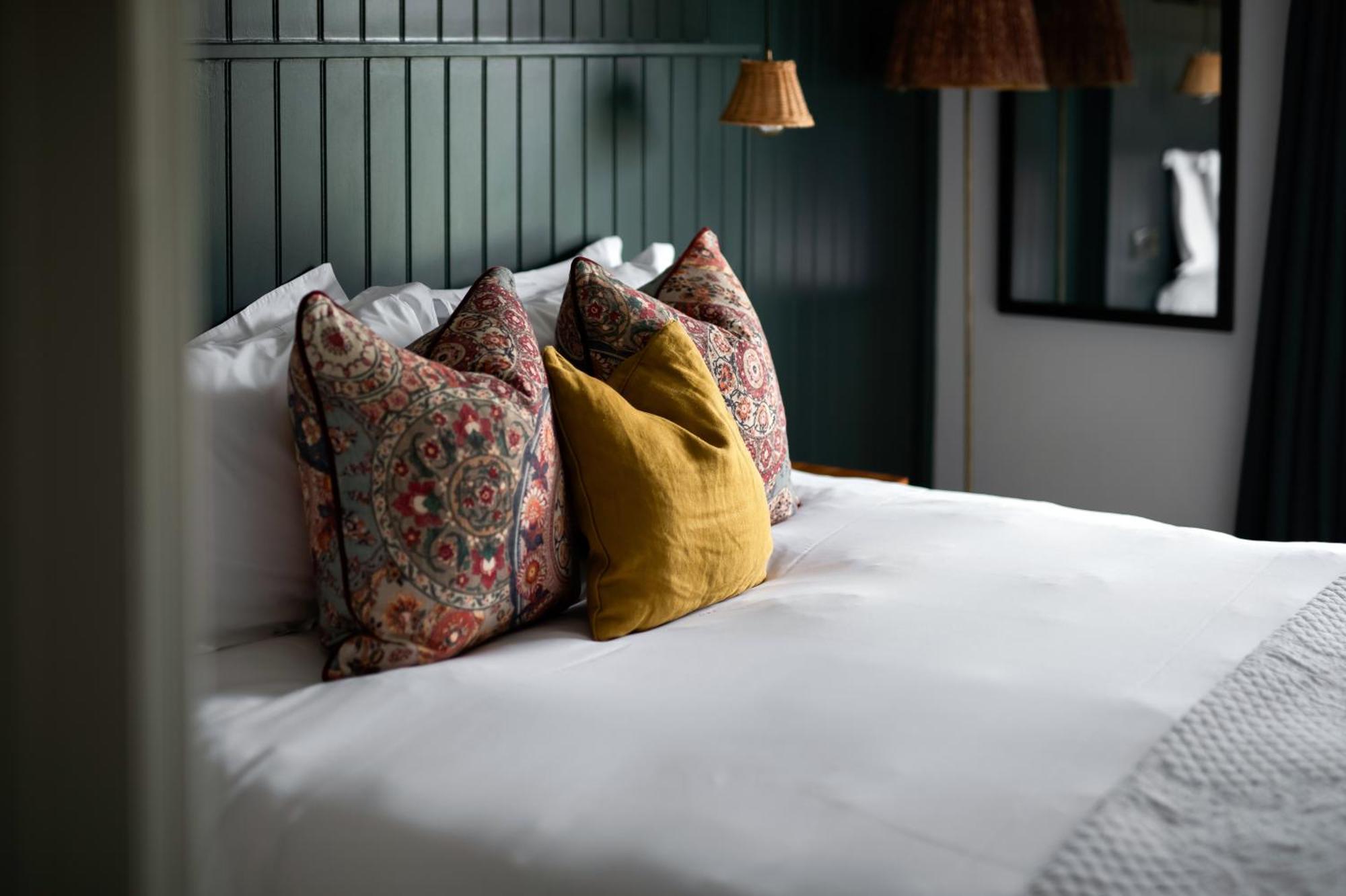 The Bridge Hotel Chertsey Kültér fotó
