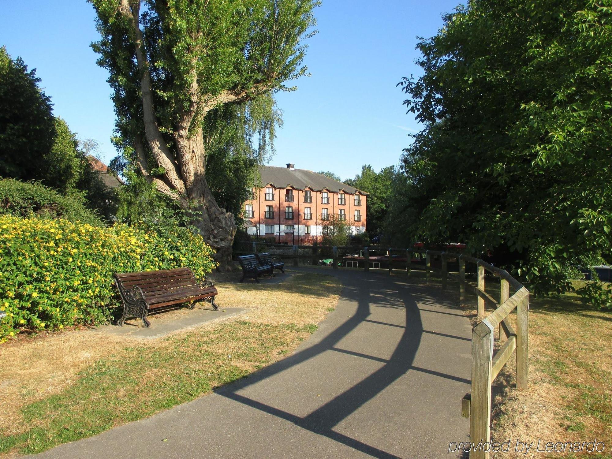 The Bridge Hotel Chertsey Kültér fotó