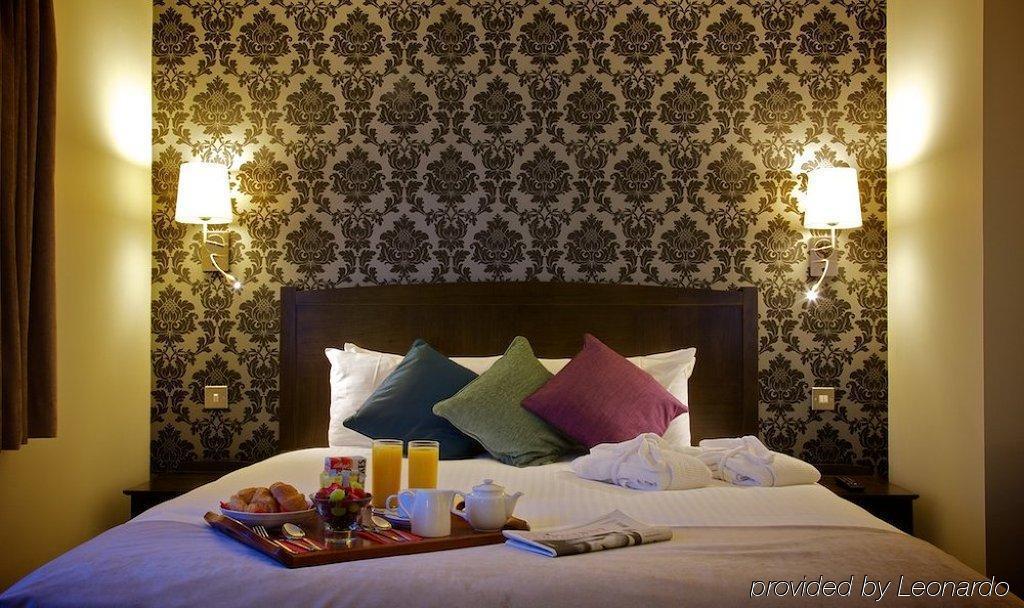 The Bridge Hotel Chertsey Szoba fotó