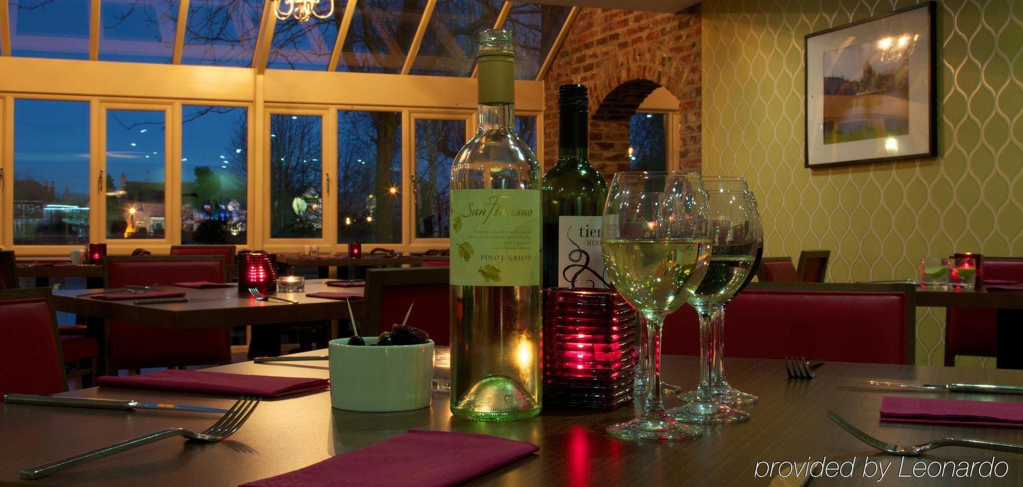 The Bridge Hotel Chertsey Étterem fotó