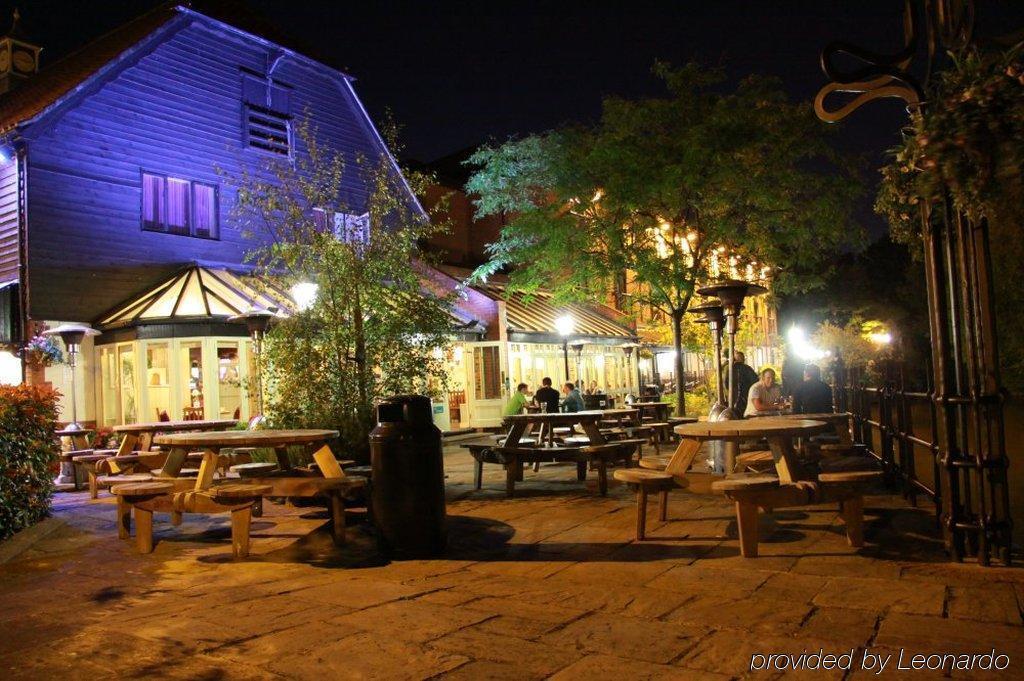 The Bridge Hotel Chertsey Kültér fotó