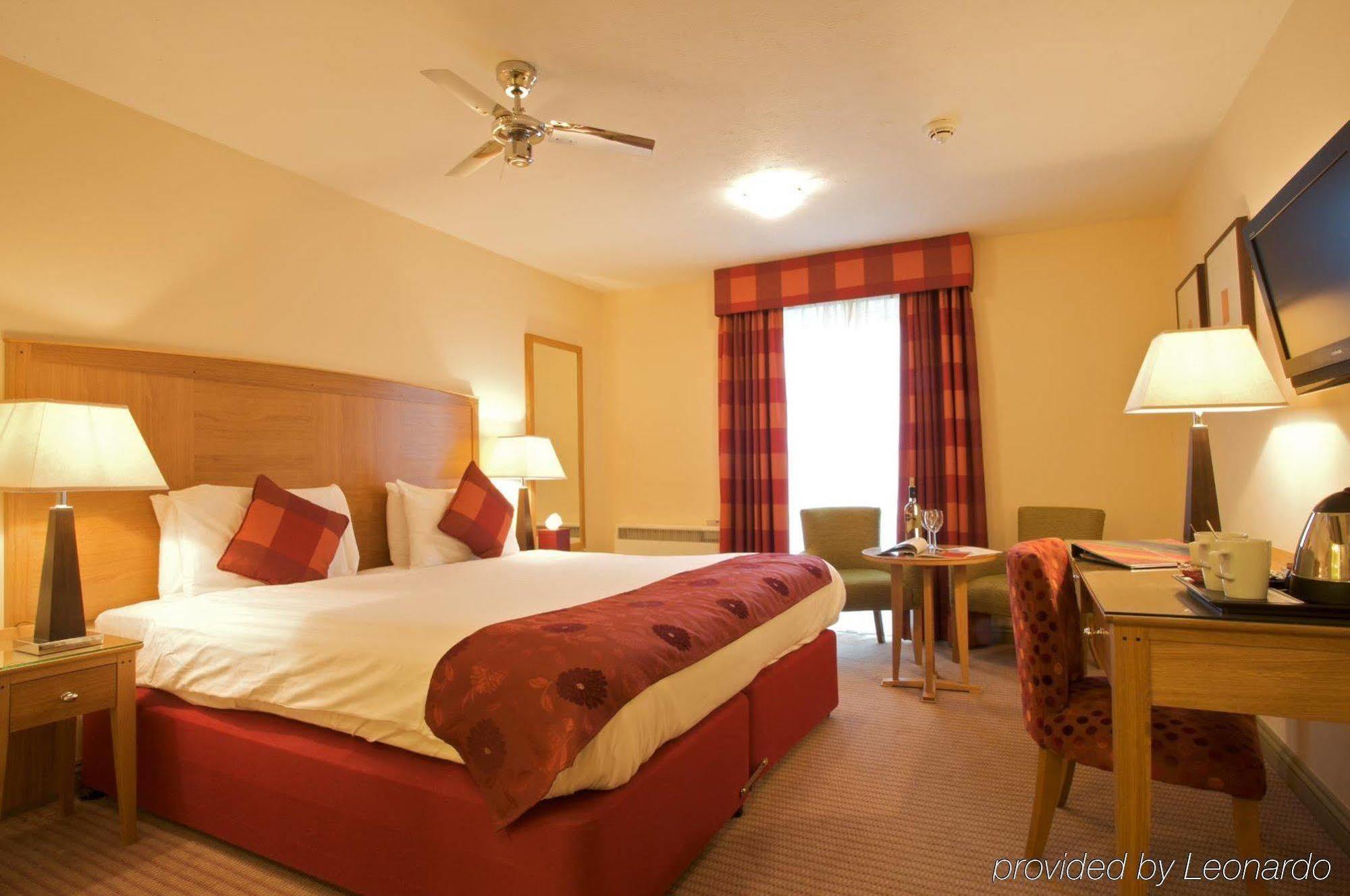The Bridge Hotel Chertsey Kültér fotó