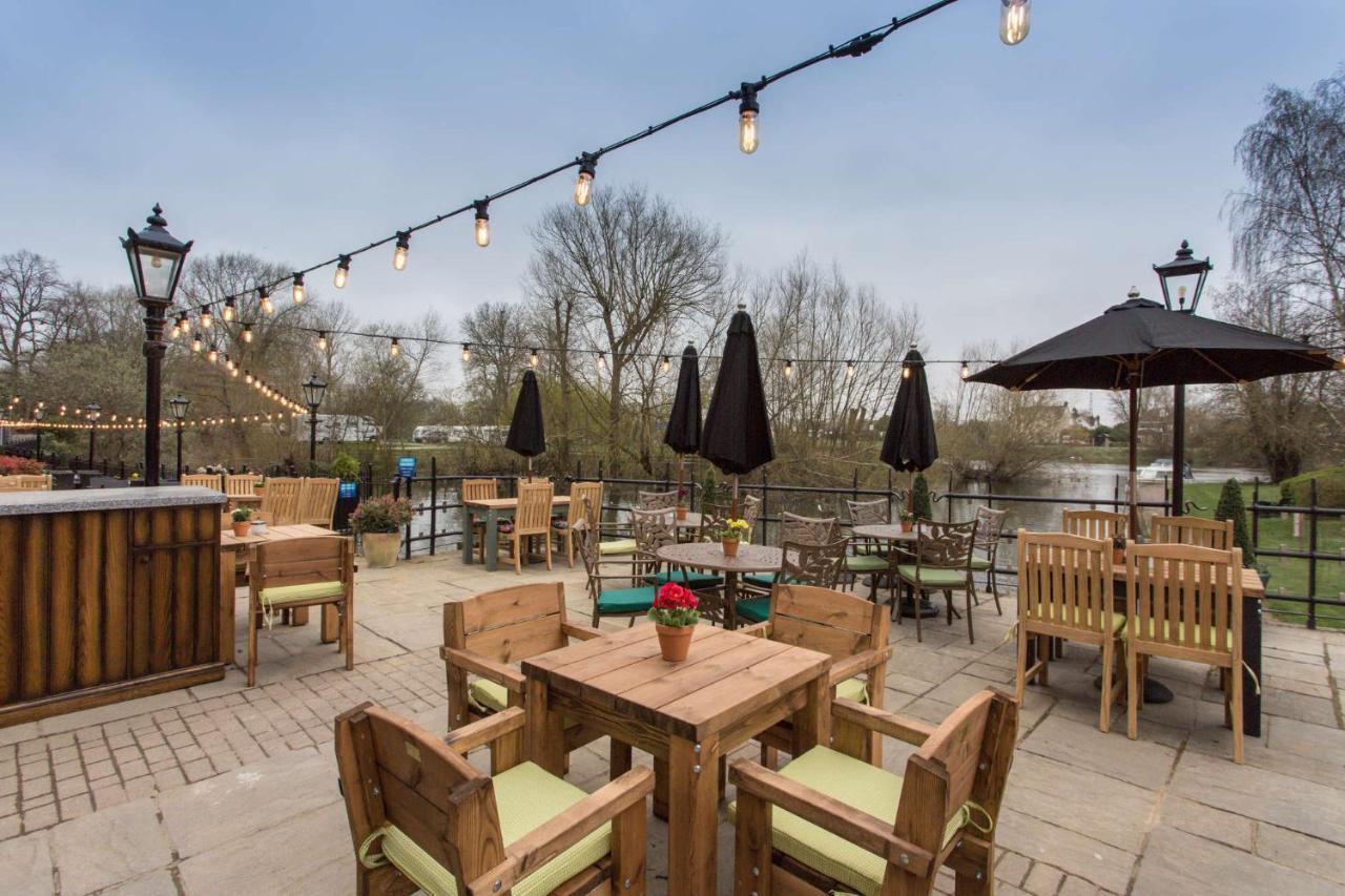 The Bridge Hotel Chertsey Kültér fotó